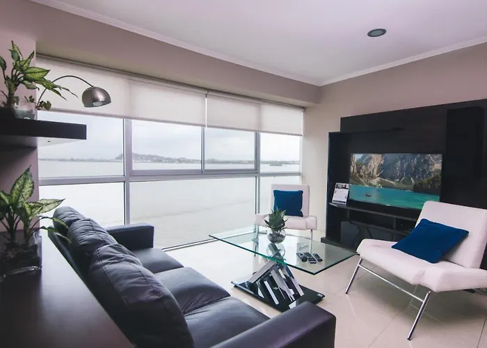Riverfront I 1, Piso 4, Suite Vista Al Rio, Puerto Santa Ana, Guayaquil