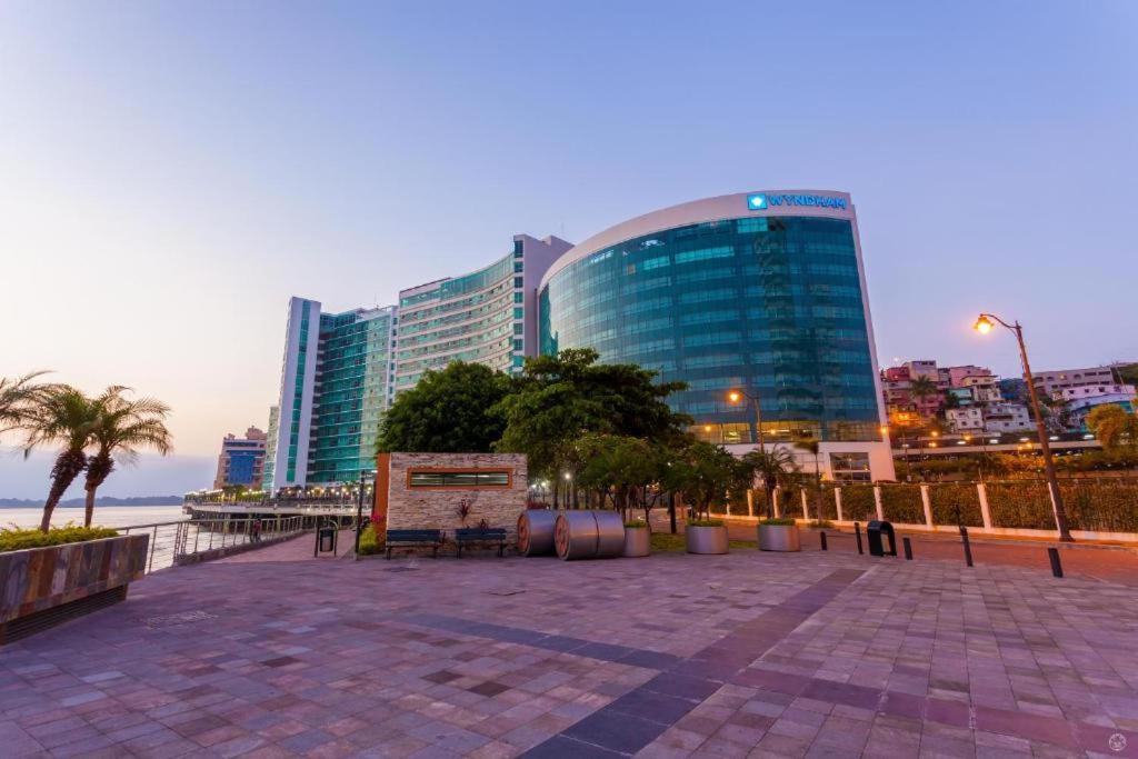 Apartment Riverfront I 1, Piso 4, Vista Al Rio, Puerto Santa Ana, Guayaquil